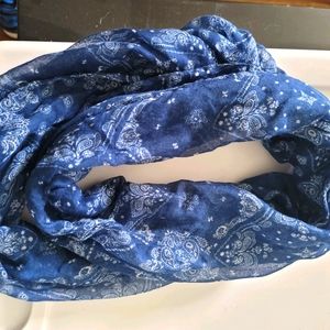 Infinity scarf